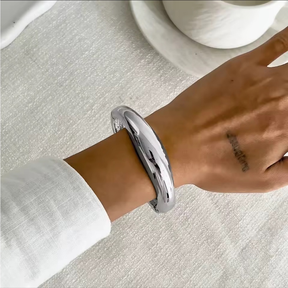 3 Exaggerated Silver Bangle Bracelet Set - image 4